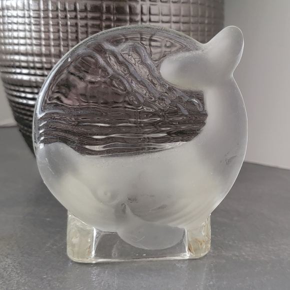 Frosted Whale Votive Holder from PartyLite, Vintage retired glass figural décor. - Picture 6 of 7